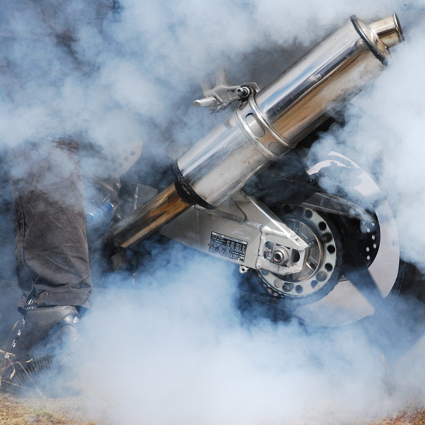 Een laatste groet met het geluid van motoren