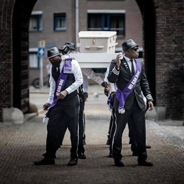 Een swingende uitvaart